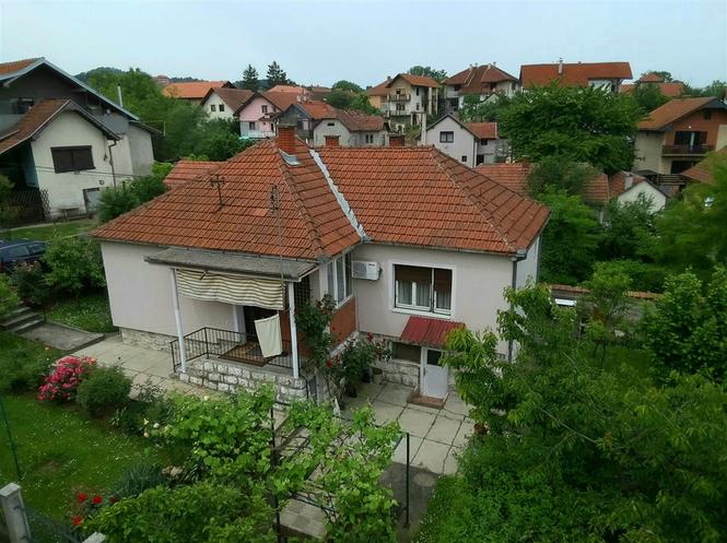Prodajem kuću u centru Banje Koviljače