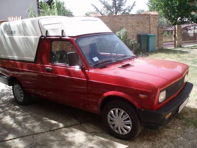  Zastava Poly -02