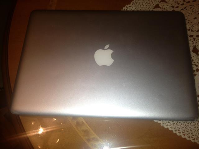 MACBOOK-AIR