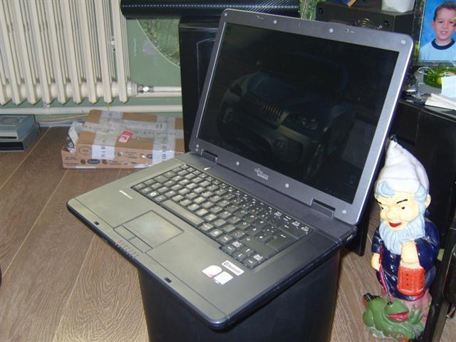 Fujitsu-Simens-ESPRIMO-Mobile