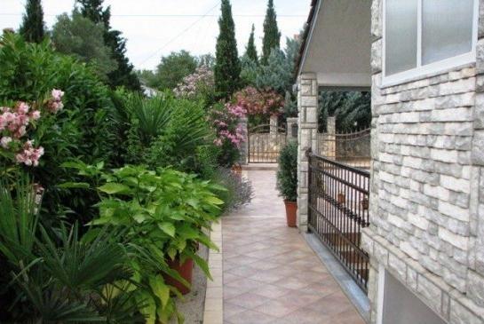 Krk kuća 800m2