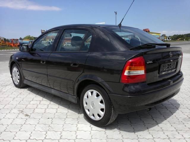 Opel-Astra--02