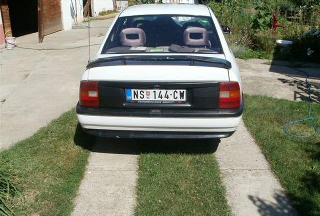 Opel-Vectra--91
