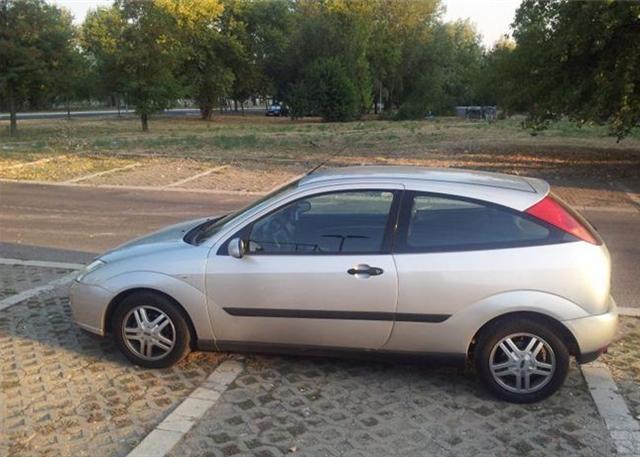 Ford-Focus--03