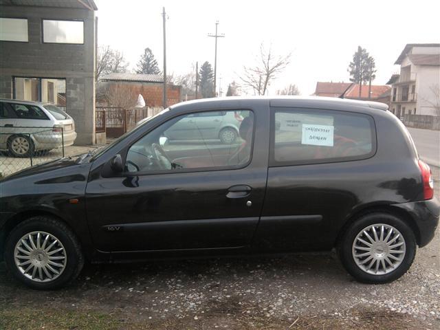 Renault-Clio-1-2--02