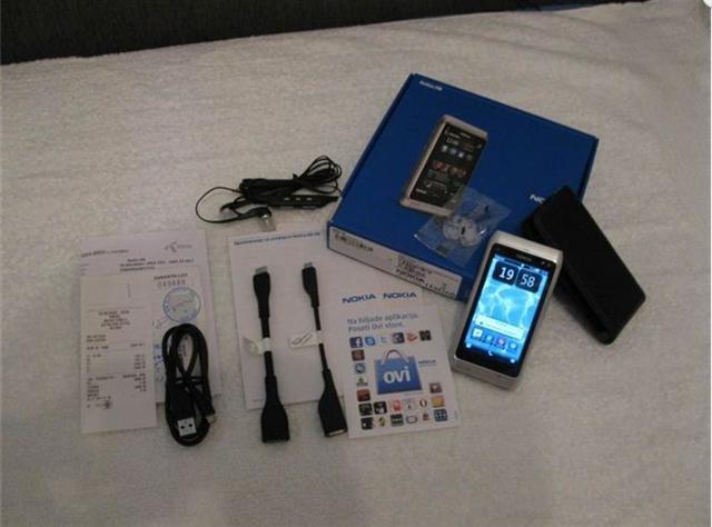 Nokia N8