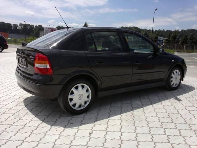 Opel-Astra--02