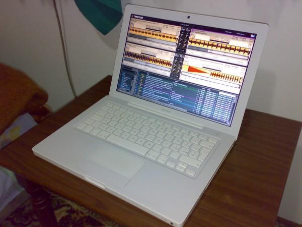 Apple MacBook White 2008