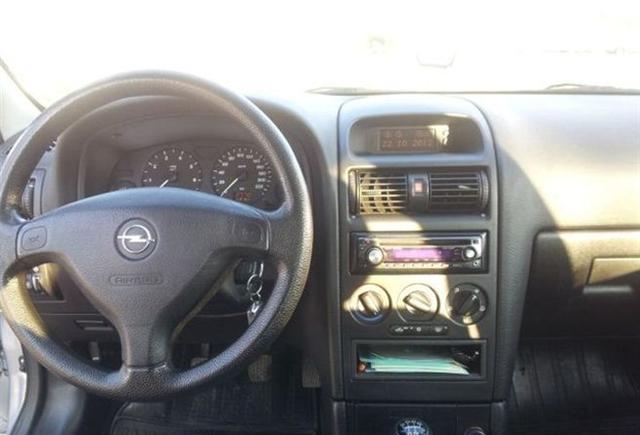 Opel-Astra-G--01