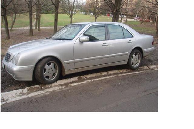 Mercedes-Benz-E220-CDi--01