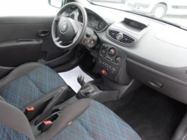 Renault-Clio--09