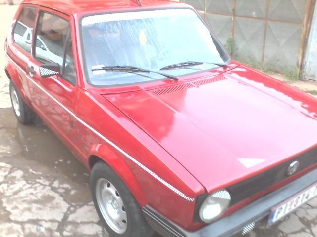 VW-Golf--90