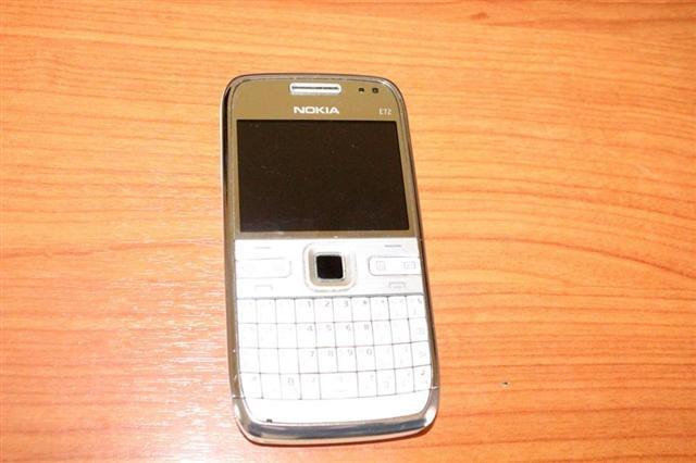 Na-prodaju-NOKIA-E72