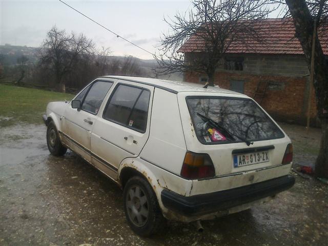 VW-Golf--85