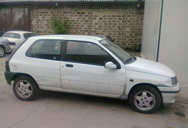 Renault-Clio--94