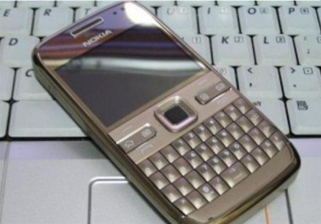 Nokia E72