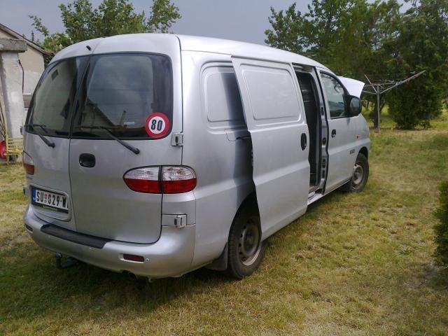 Hyundai-H-200--07
