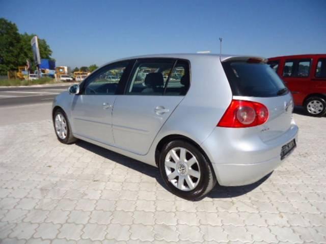 Volkswagen-Golf-5--04