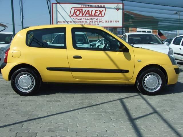 -Renault-Clio--04