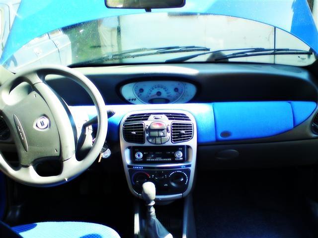 Lancia-Ypsilon-1-2