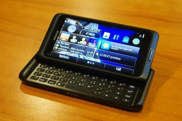 Nokia E7 