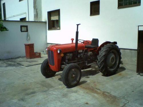 Traktor-Ferguson-IMT539