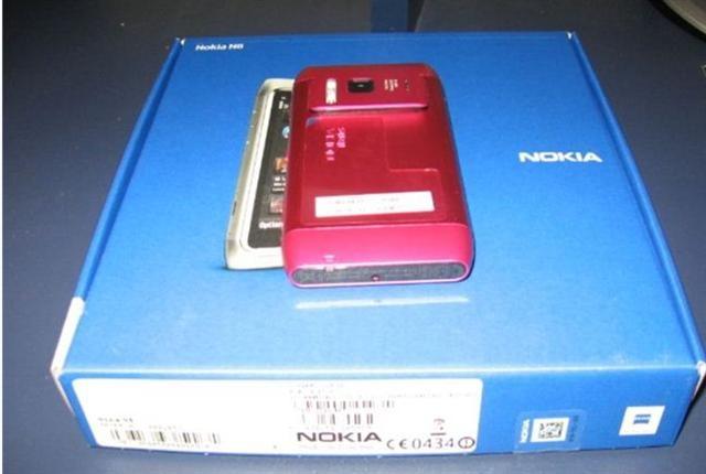 Nokia N8 Pink