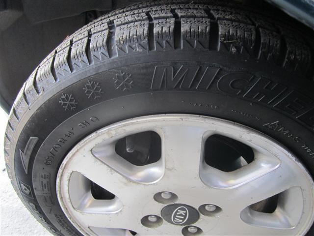 Kia-Sephia--99