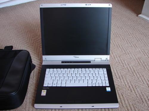 Fujitsu-Siemens Amilo Pro V2030