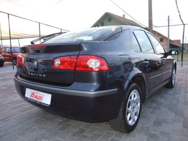 Renault-Laguna--06