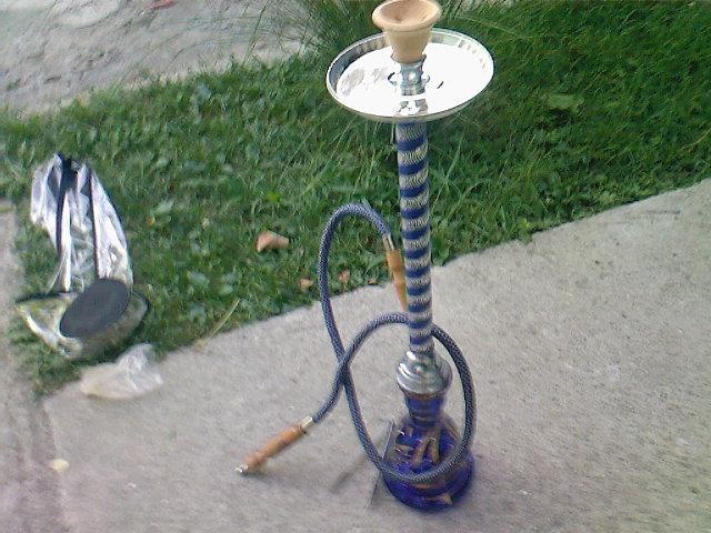 NARGILE--PIPE--BONG