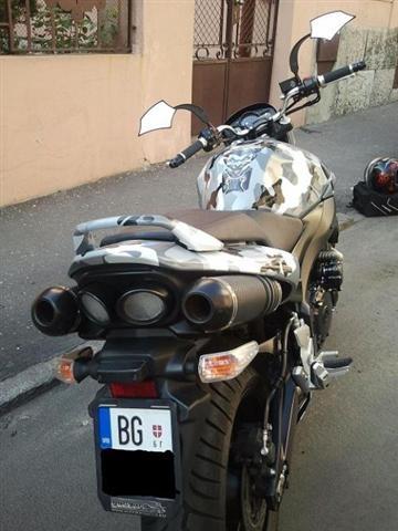 Suzuki-GSR600-2009