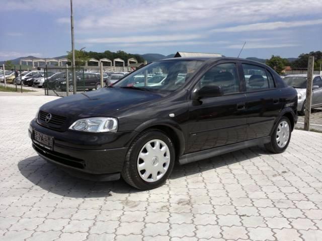 Opel Astra -02