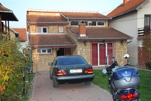 kuca na prodaju