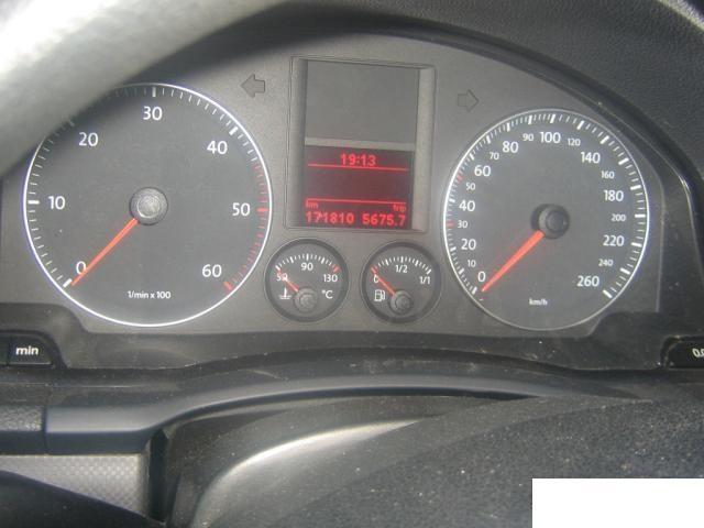VW-Golf-5-1-9-TDi--07