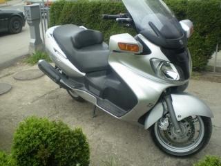 Suzuki-burgman--03