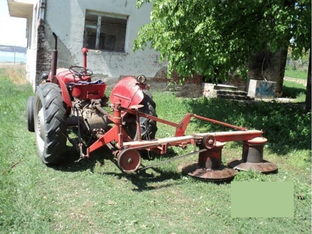 Traktor-IMT539-komplet