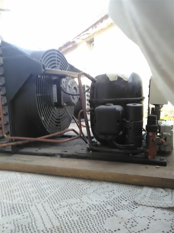 DANFOSS-NA-PRODAJI-2-KOMPRESORA-MARKE-DANFOSS