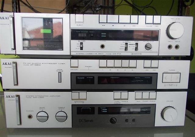Akai AM-U310