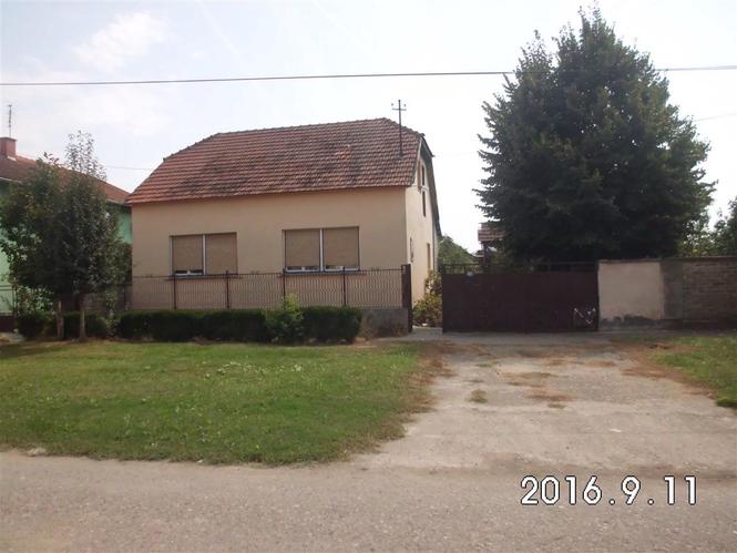 Odlična kuća u Kovilju!