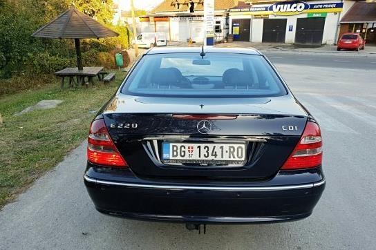 2002-Mercedes-E-220-Cdi-Avantgarde