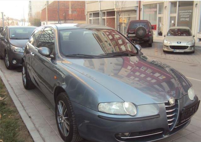 Alfa Romeo 147 -03