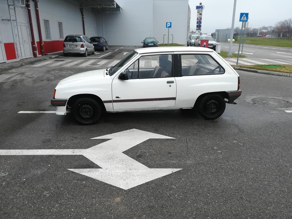 Opel-corsa-12s