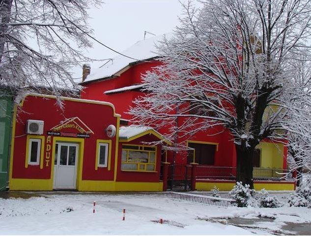 Kuca od 350m2 u Kacarevo