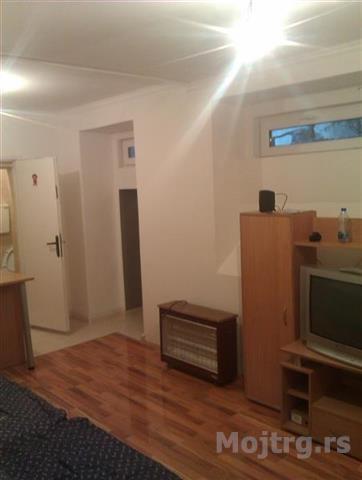Garsonjera od 20m2 CENTAR 