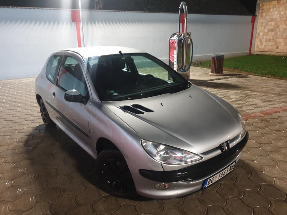 Peugoet-206