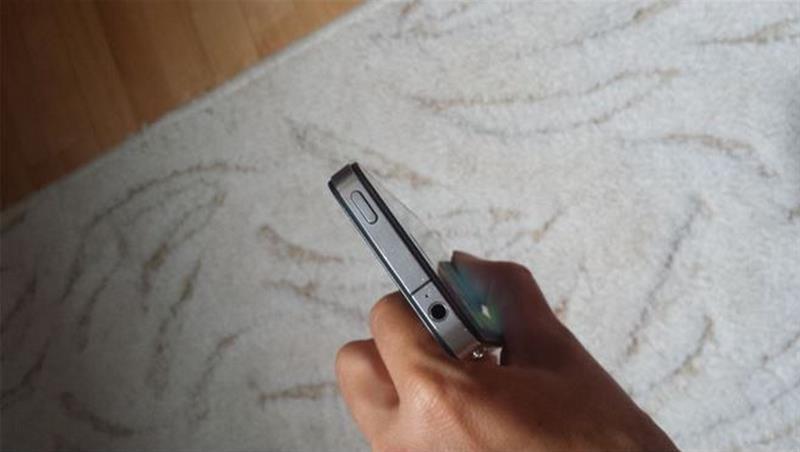 Apple-iPhone-4-16GB-fabrički-SIM-free-odličan