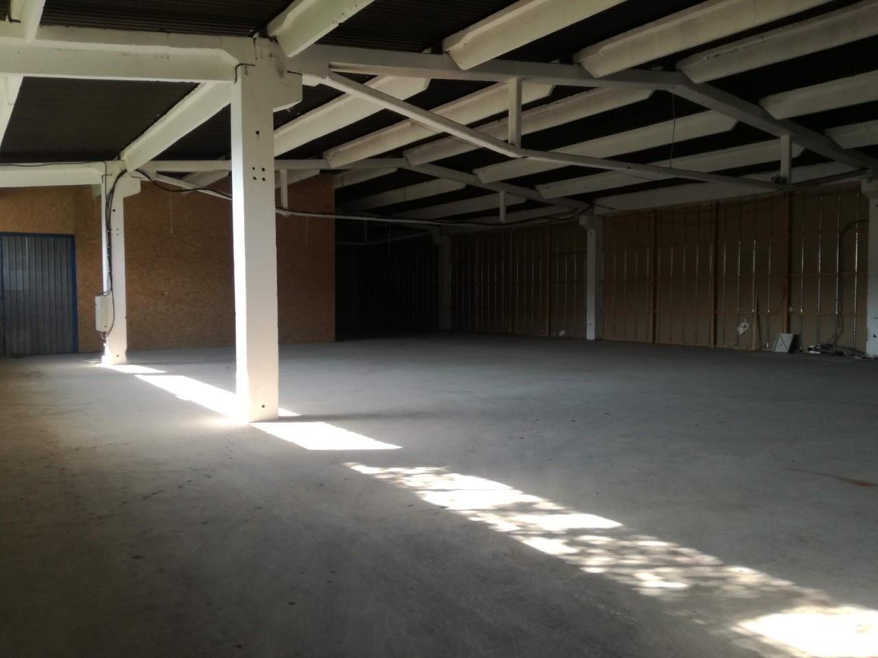 Izdajem-halu-920m2