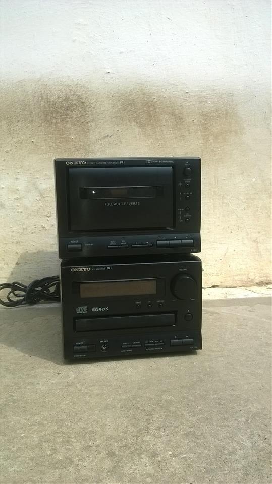 Onkyo--AUX-