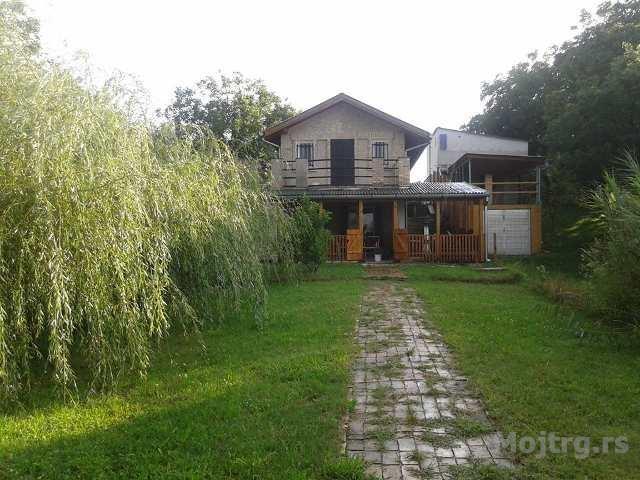 Vikendica Od 120m2 Na Bisernom Ostrvu Novi Sad